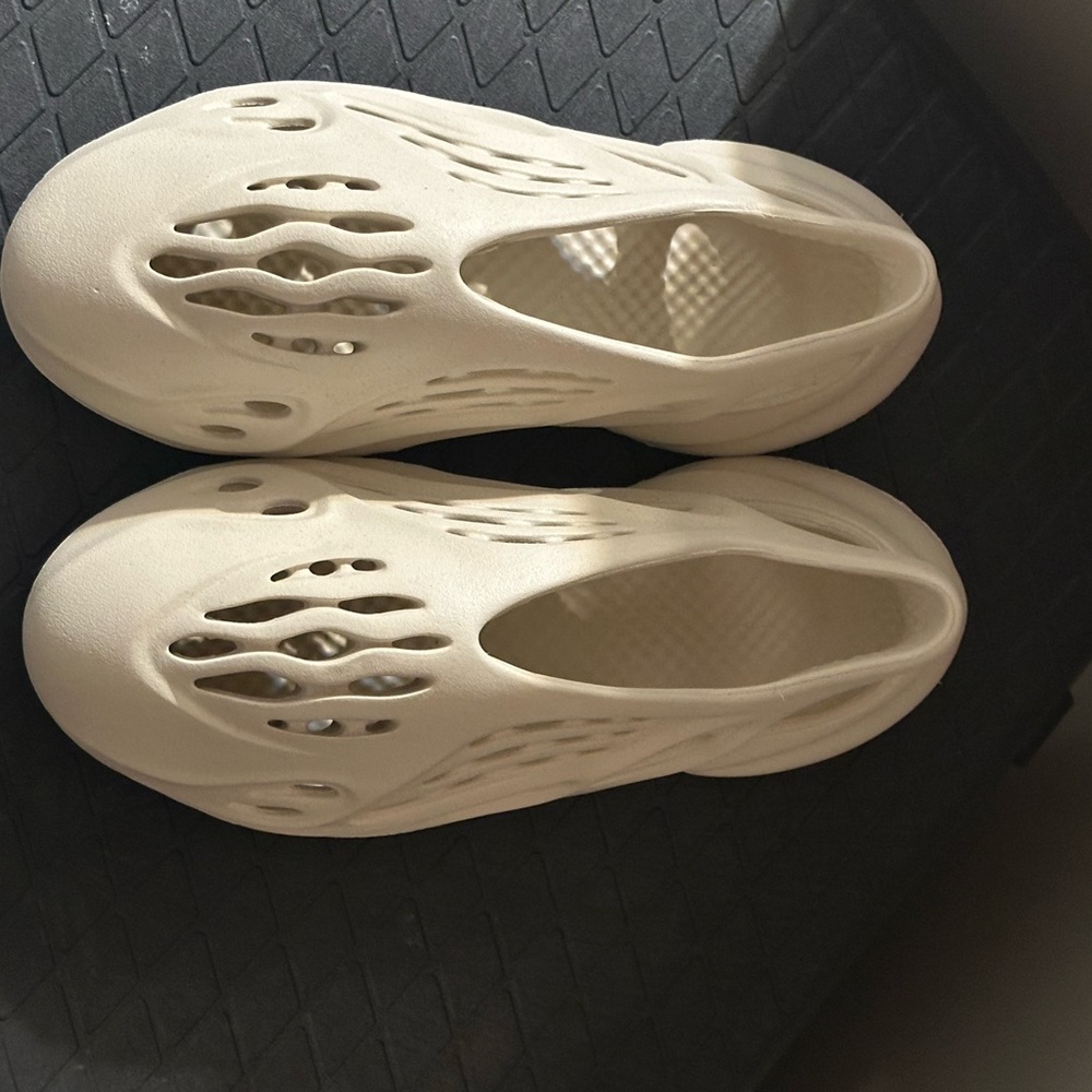 Adidas Yeezy Foam RNR